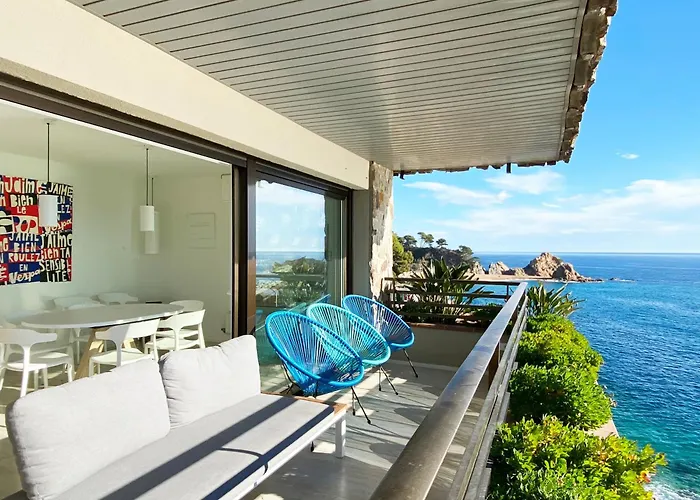 Magnificent At The Sea Front Of *