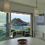 Apartamento Magnificent At The Sea Front Of *