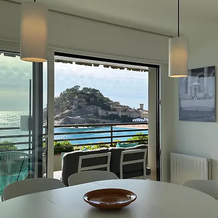 Apartamento Magnificent At The Sea Front Of *