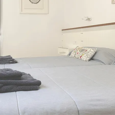 Apartamento Magnificent At The Sea Front Of *